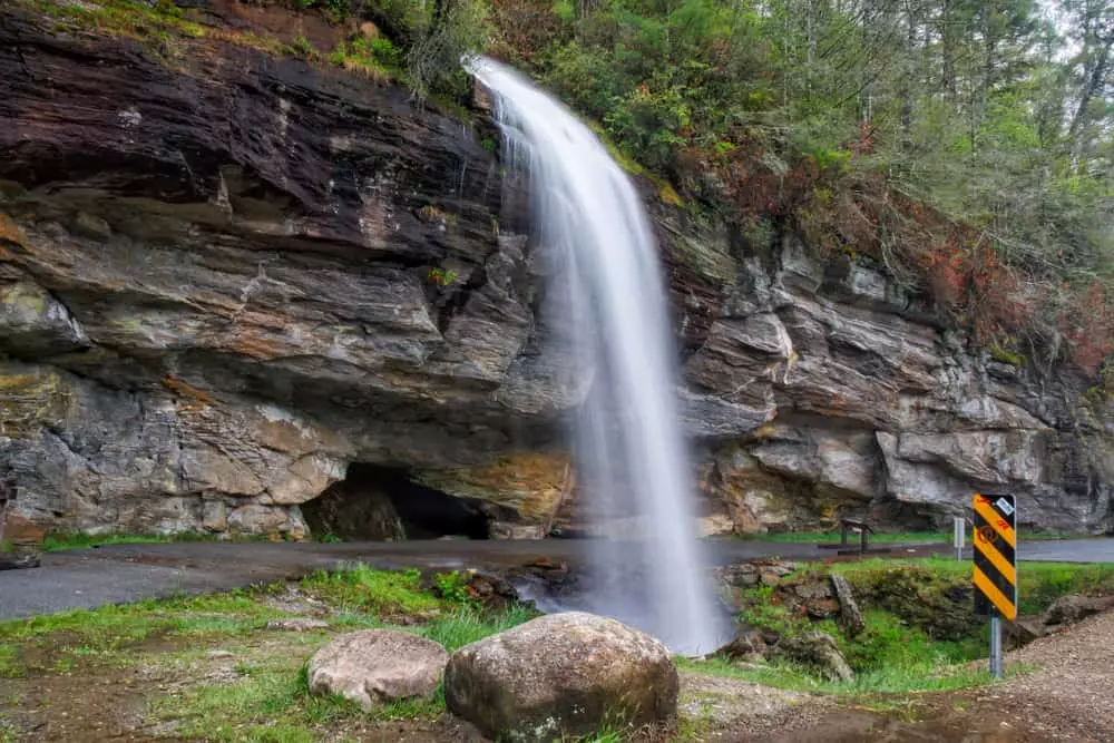 bridal veil falls in north carolina