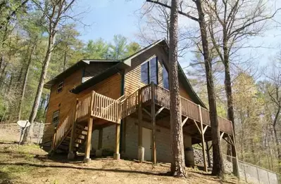 Hardwood Tail Retreat cabin