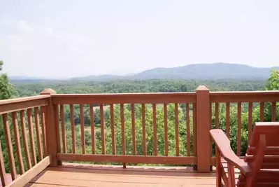 deck of Smoky Mountain Dreaming cabin