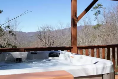 north carolina cabin rental with hot tub