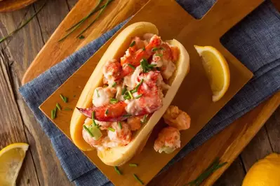 delicious lobster roll