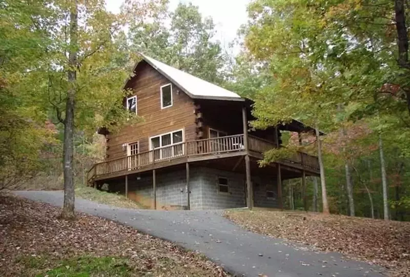 hillside hideaway Nc mountain cabin rental