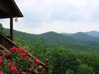 Beautiful mountain views from a cabin in Murphy, North Carolina.