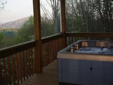 Hot tub on the deck of the Golden Ridge cabin in Murphy NC.