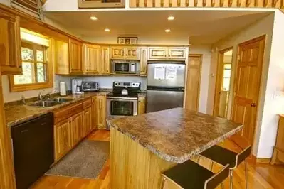 The kitchen in a Murphy North Carolina cabin.