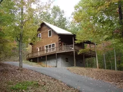 Hillside Hideaway, one of our excellent romantic Murphy North Carolina cabin rentals.