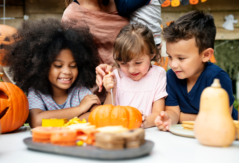 kids_at_fall_festival