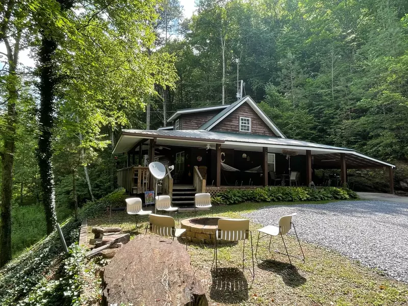 Creekside Cabin